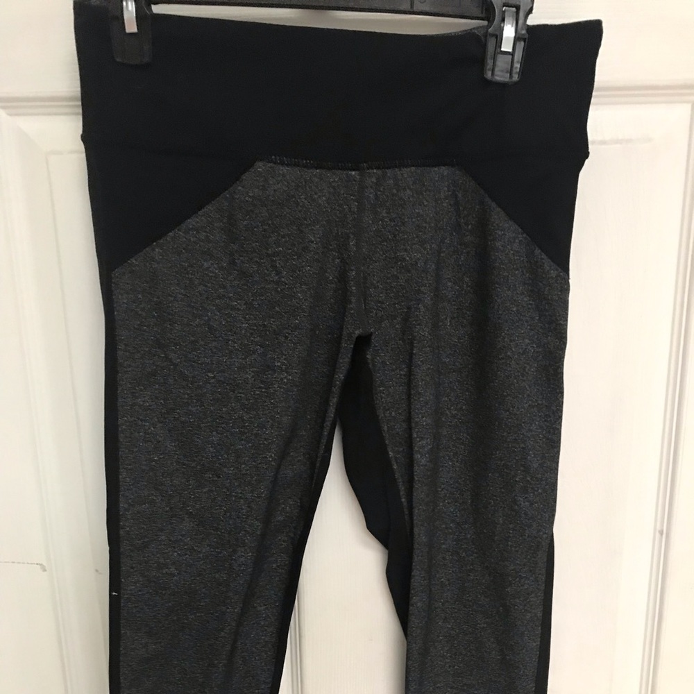 Two toned workout capris